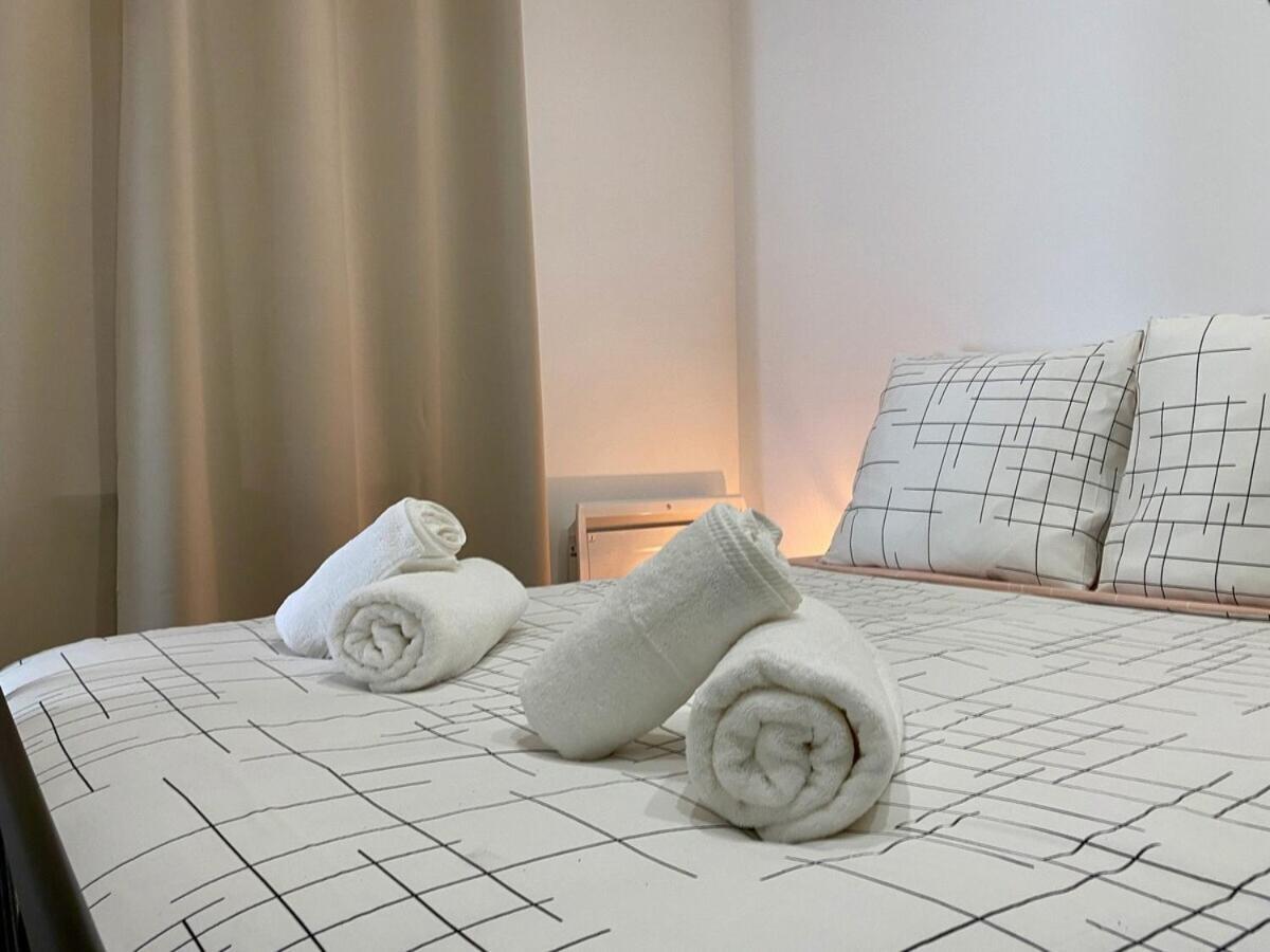 Les Logis D'Esmeralda-Des Appartements Au Charme Intemporel Роморантен Экстерьер фото