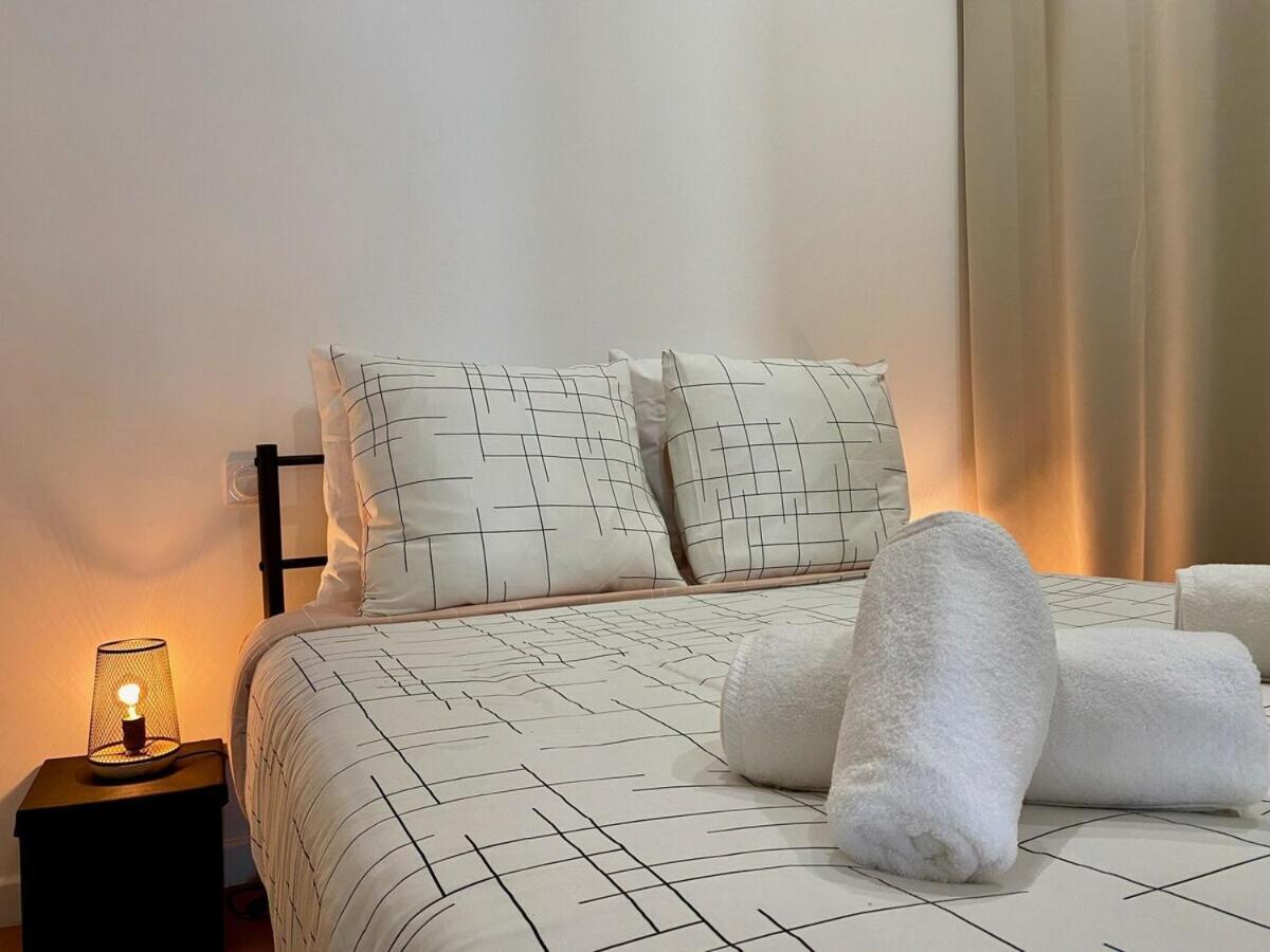 Les Logis D'Esmeralda-Des Appartements Au Charme Intemporel Роморантен Экстерьер фото