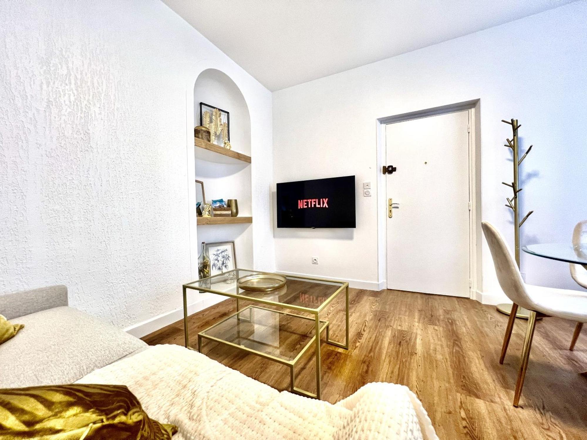 Les Logis D'Esmeralda-Des Appartements Au Charme Intemporel Роморантен Экстерьер фото